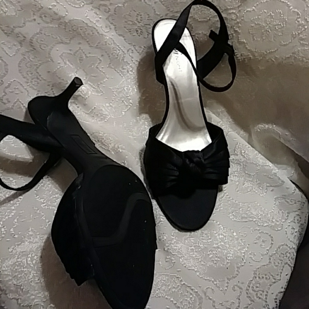 Heels - Picture 2 of 3
